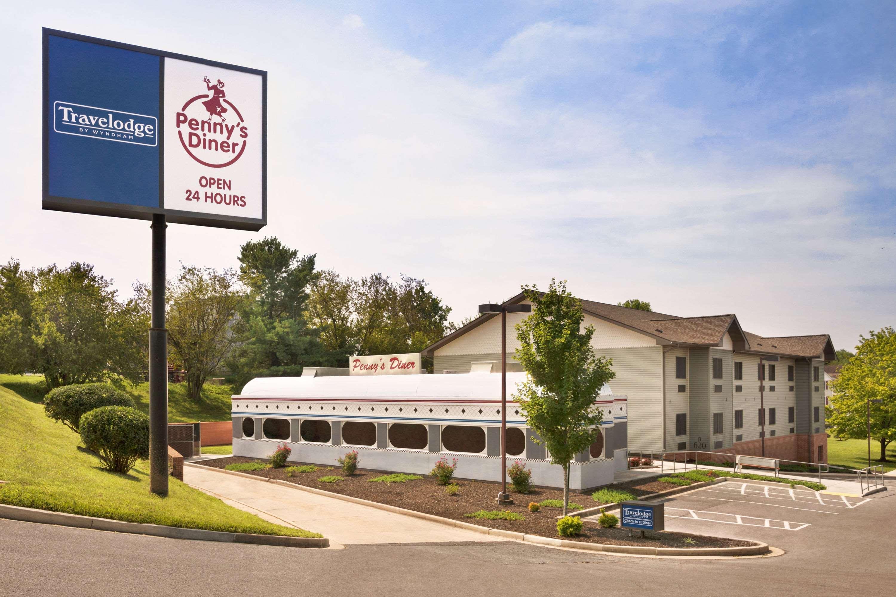 Travelodge By Wyndham Brunswick Near Fredrick Exterior photo