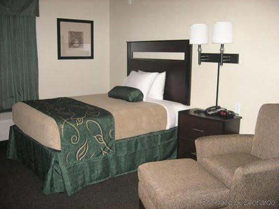 Travelodge By Wyndham Brunswick Near Fredrick Exterior photo